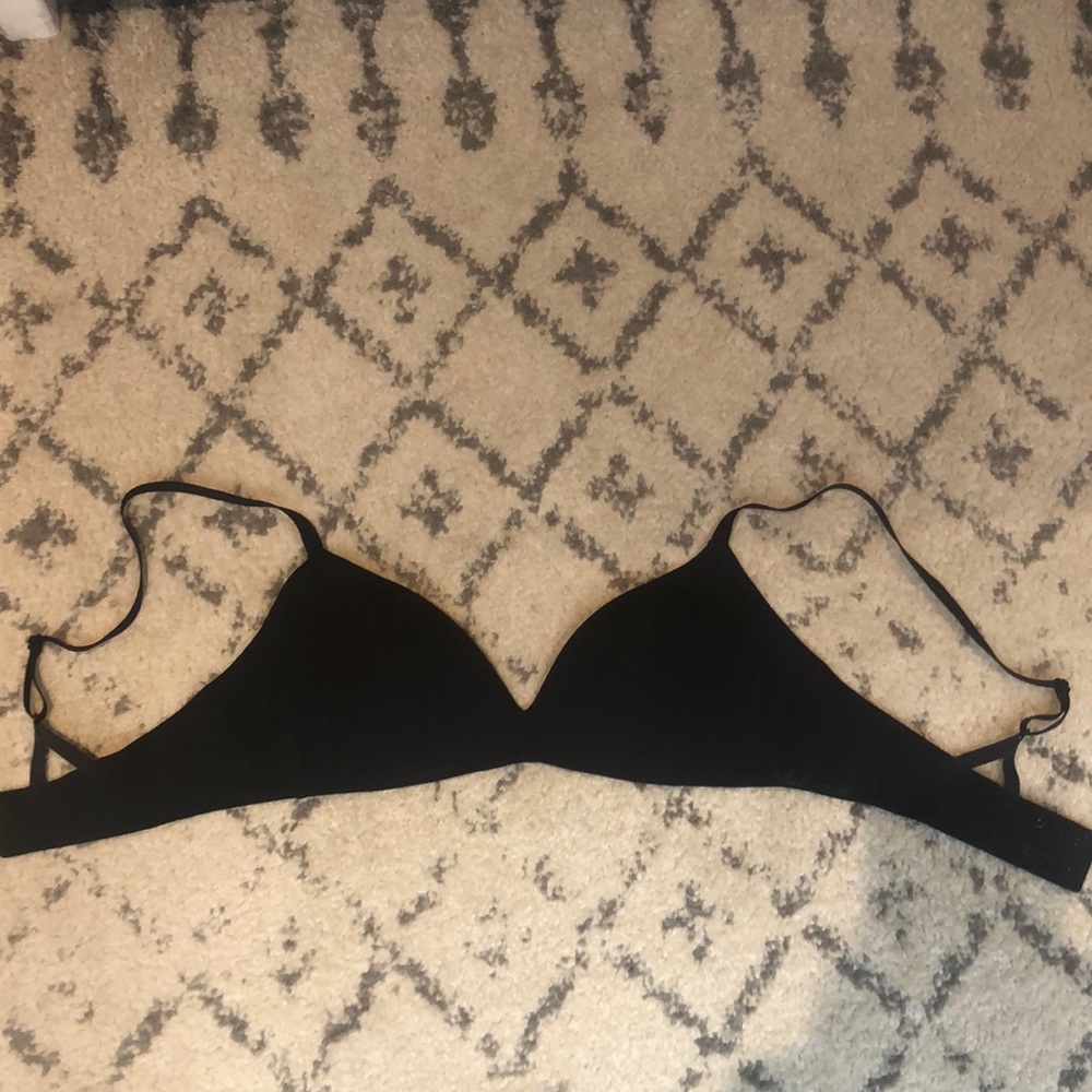 Lululemon 34B Wire-FREE bra
